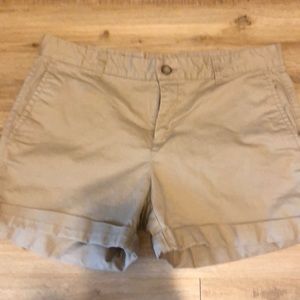 Gap girlfriend 4 inch shorts